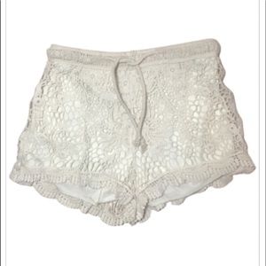 Nabee Lace Cream Shorts size XS